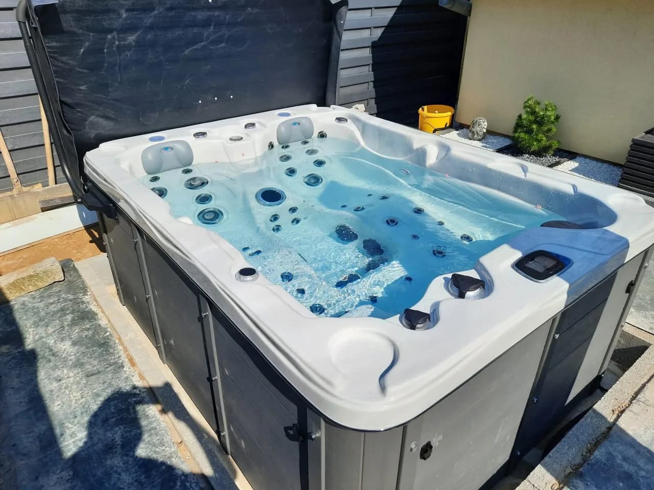 Installation d'un spa Montana à Galfingue, autre vue du chantier