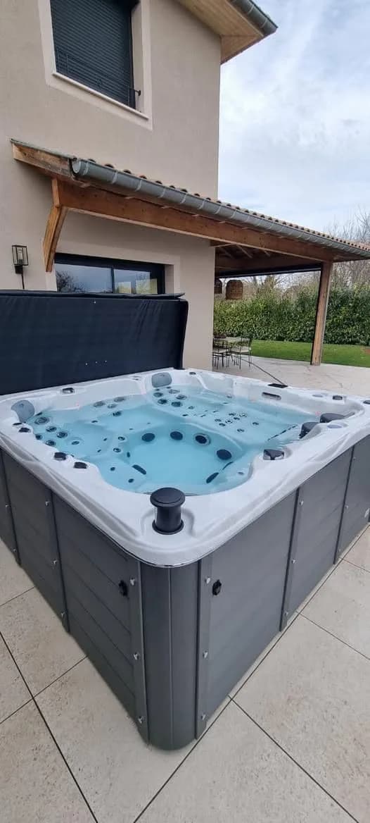 Installation d'un spa Montana à Hagenbach, autre vue du chantier