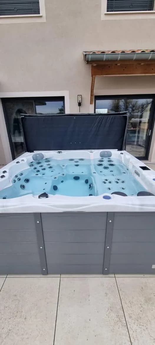 Installation d'un spa Montana à Hagenbach, autre vue du chantier
