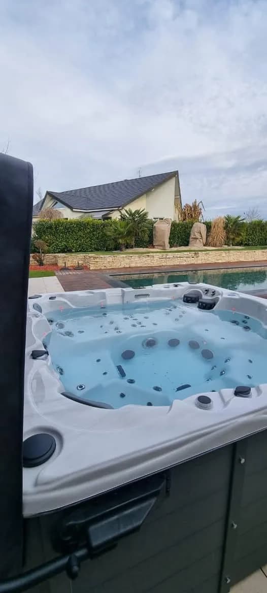 Installation d'un spa Montana à Hagenbach, autre vue du chantier