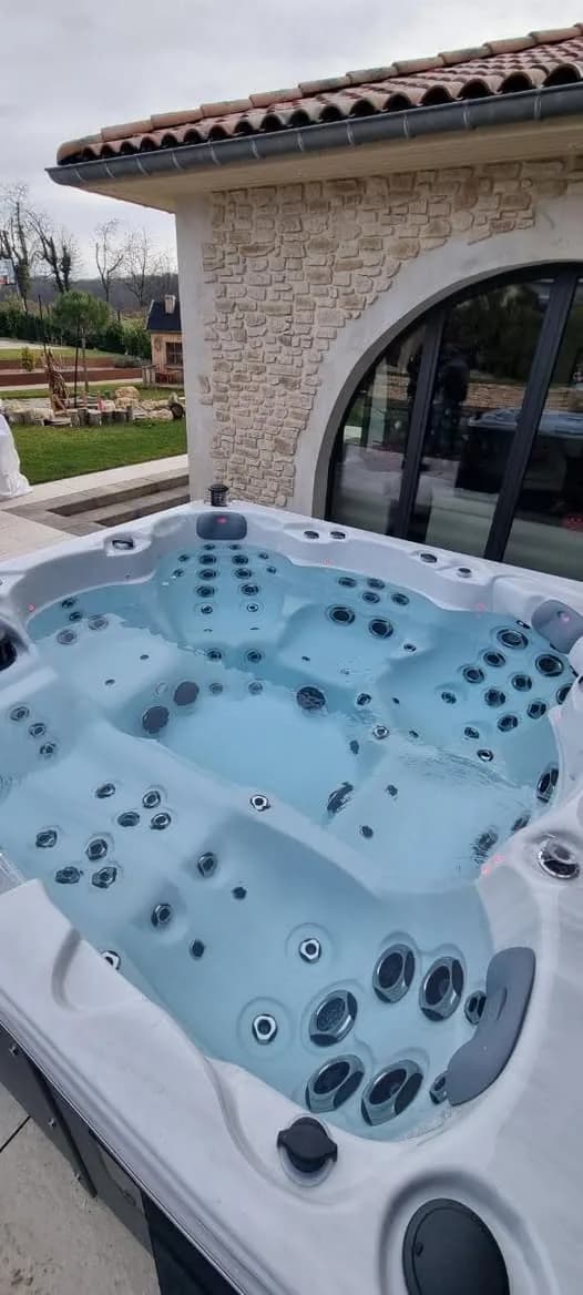Installation d'un spa Montana à Hagenbach, autre vue du chantier