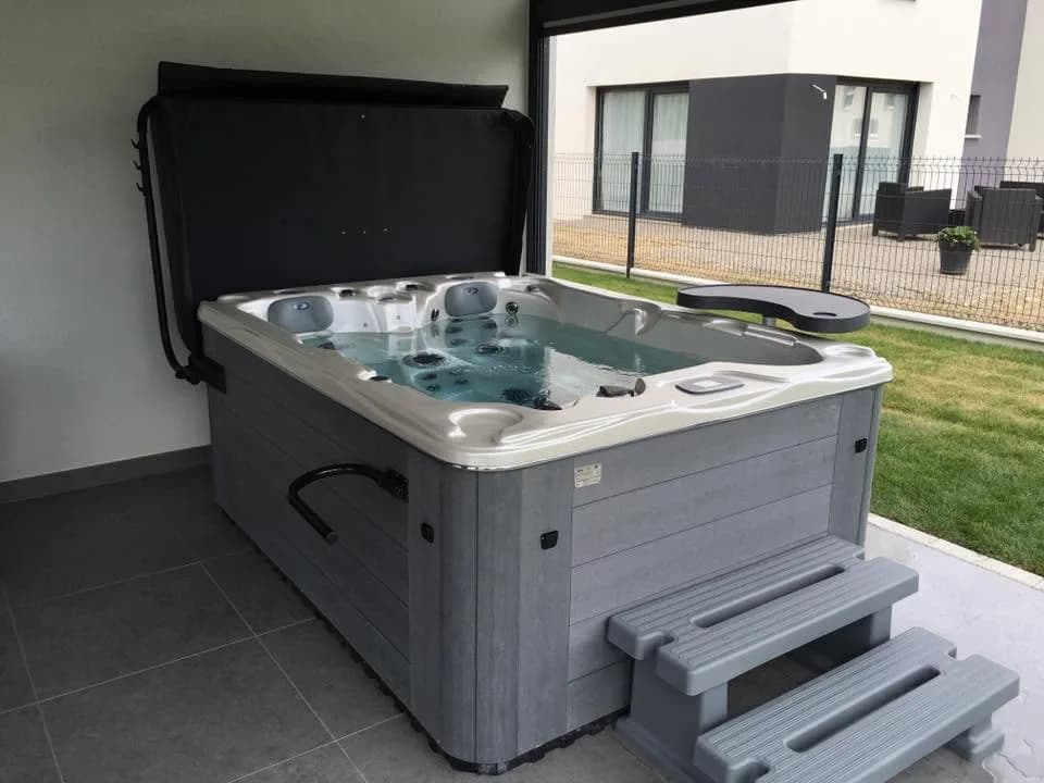 Installation d'un spa Montana à Hombourg, autre vue du chantier