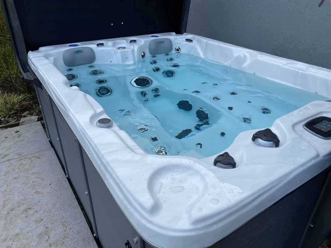 Installation d'un spa Montana à Oberschaeffolsheim, autre vue du chantier