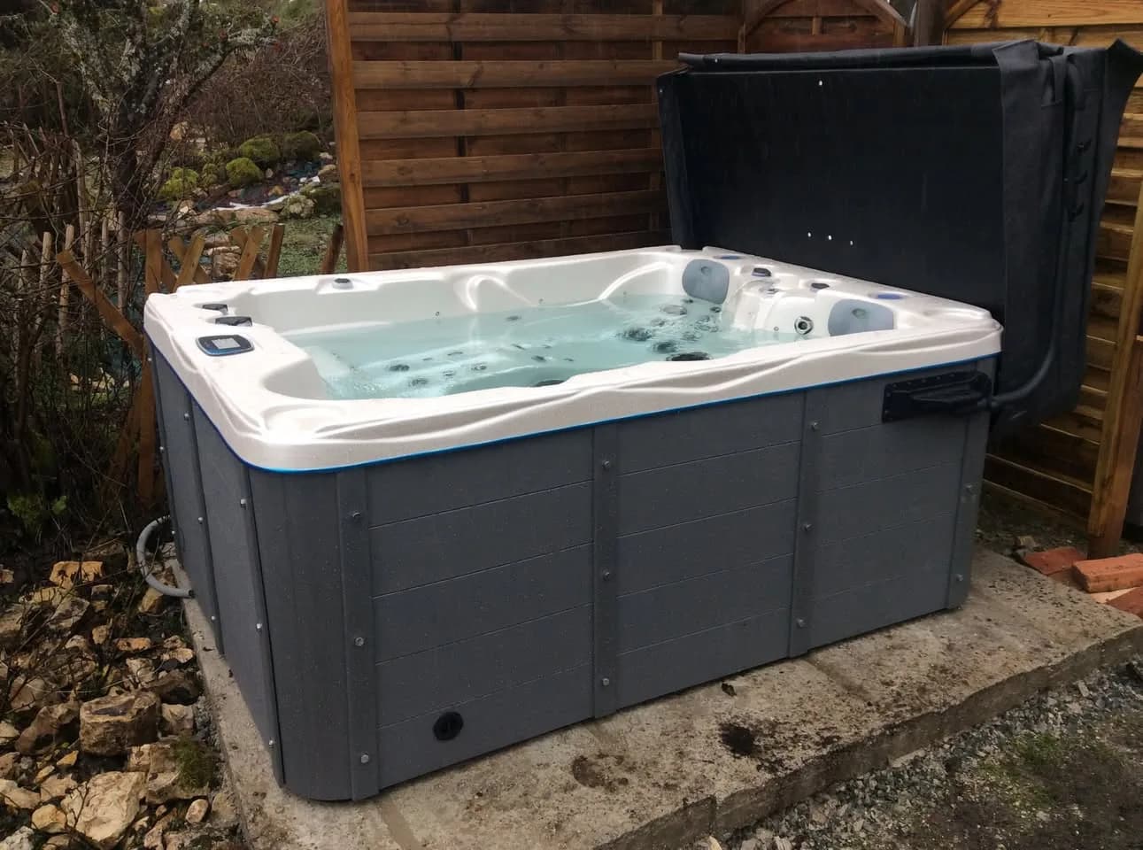 Installation d'un spa Montana à Ordonnaz, autre vue du chantier