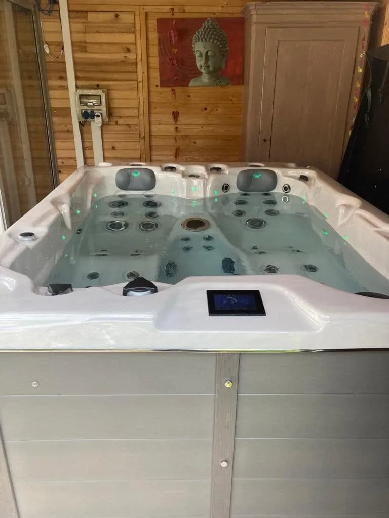 Installation d'un spa Montana à Richemont, autre vue du chantier