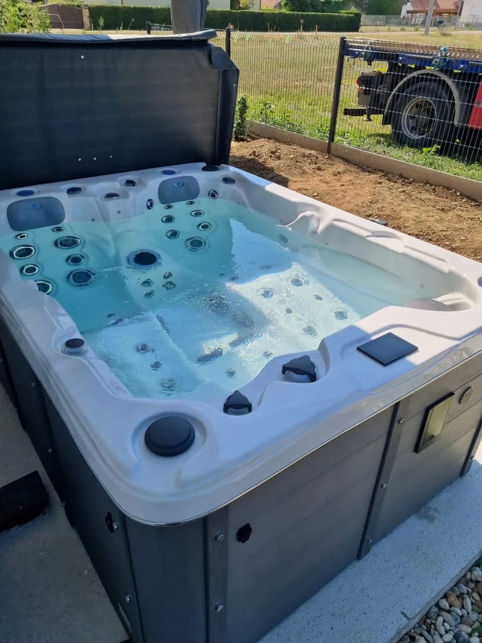 Installation d'un spa Montana à Rustenhart, autre vue du chantier