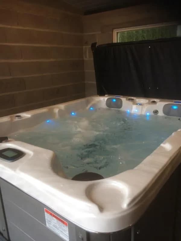 Installation d'un spa Montana à Saint-Dié-des-Vosges, autre vue du chantier