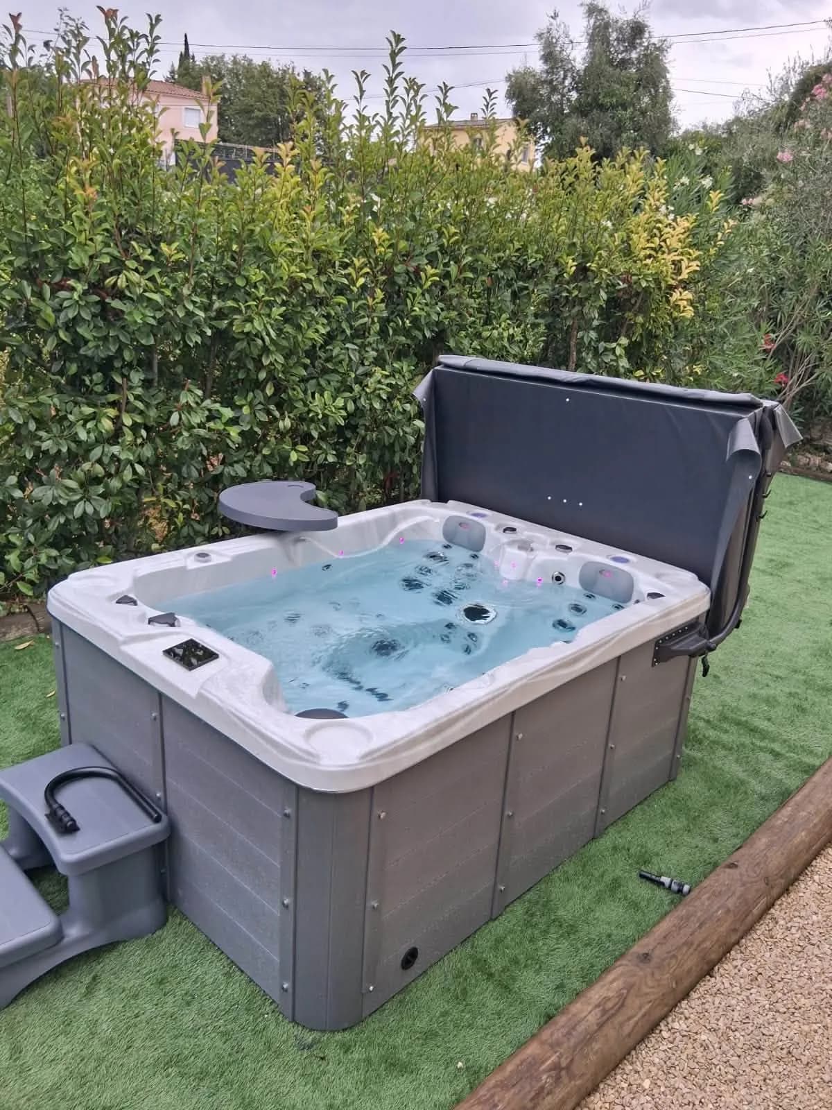 Installation d'un spa Montana à Saint-Jeannet, autre vue du chantier
