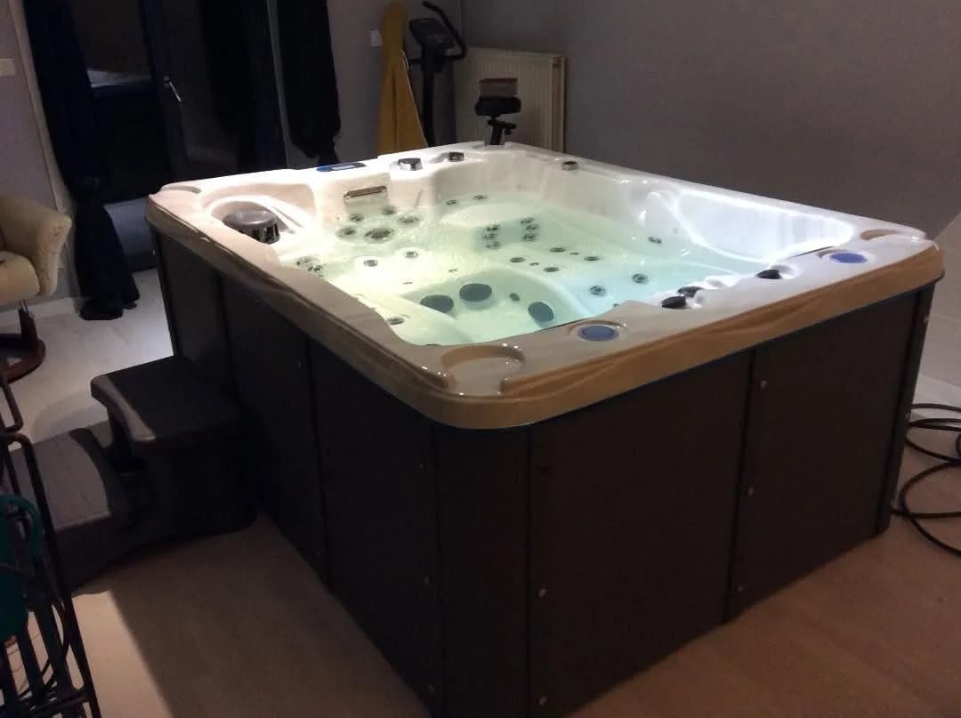 Installation d'un spa Montana à Saint-Romain-en-Jarez, en intérieur