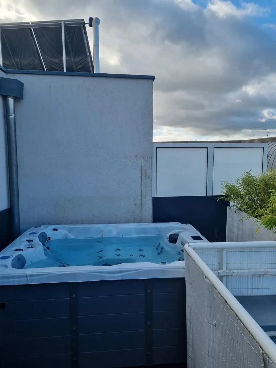 Installation d'un spa Montana à Strasbourg, sur un attique