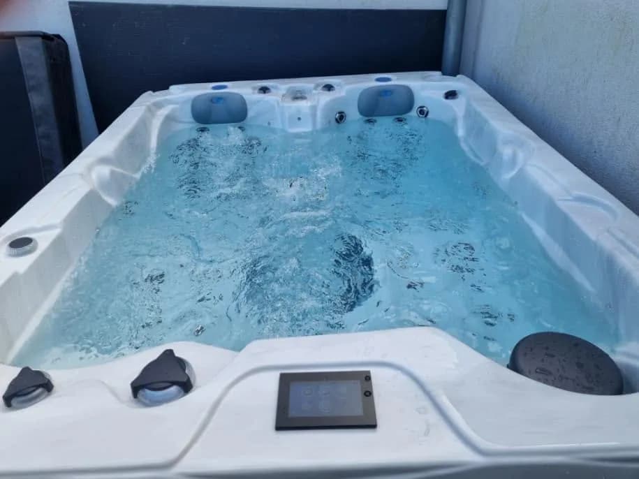 Installation d'un spa Montana à Strasbourg, autre vue du chantier