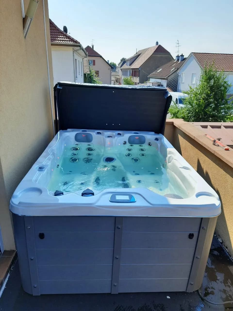 Installation d'un spa Montana à Thann, autre vue du chantier