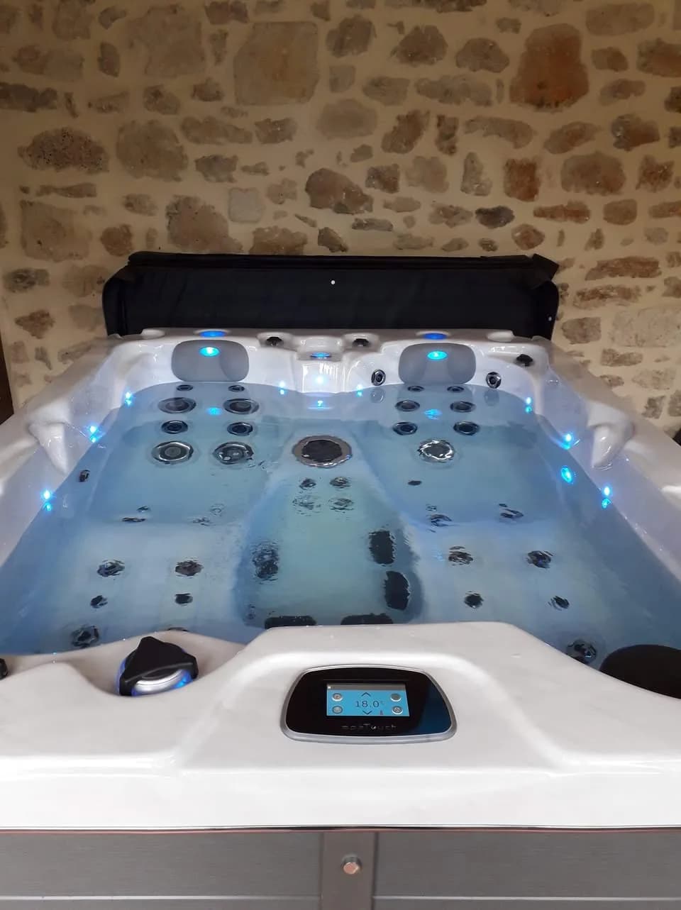 Installation d'un spa Montana à Vendresse-Beaulne, autre vue du chantier