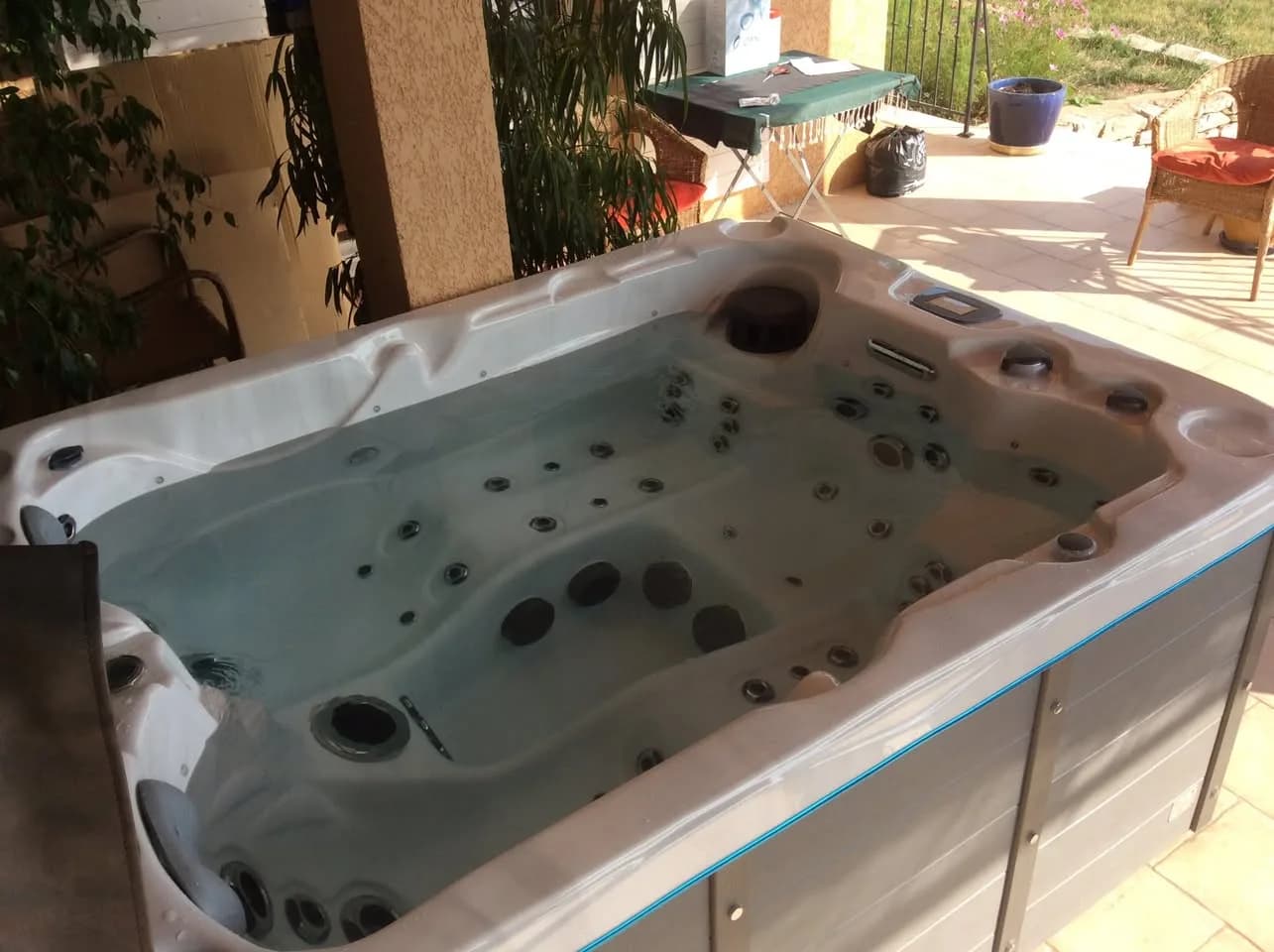 Installation d'un spa Montana à Villecroze, autre vue du chantier