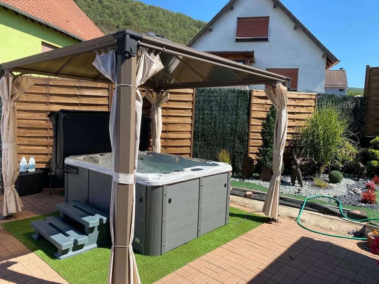 Installation d'un spa Montana, autre vue du chantier