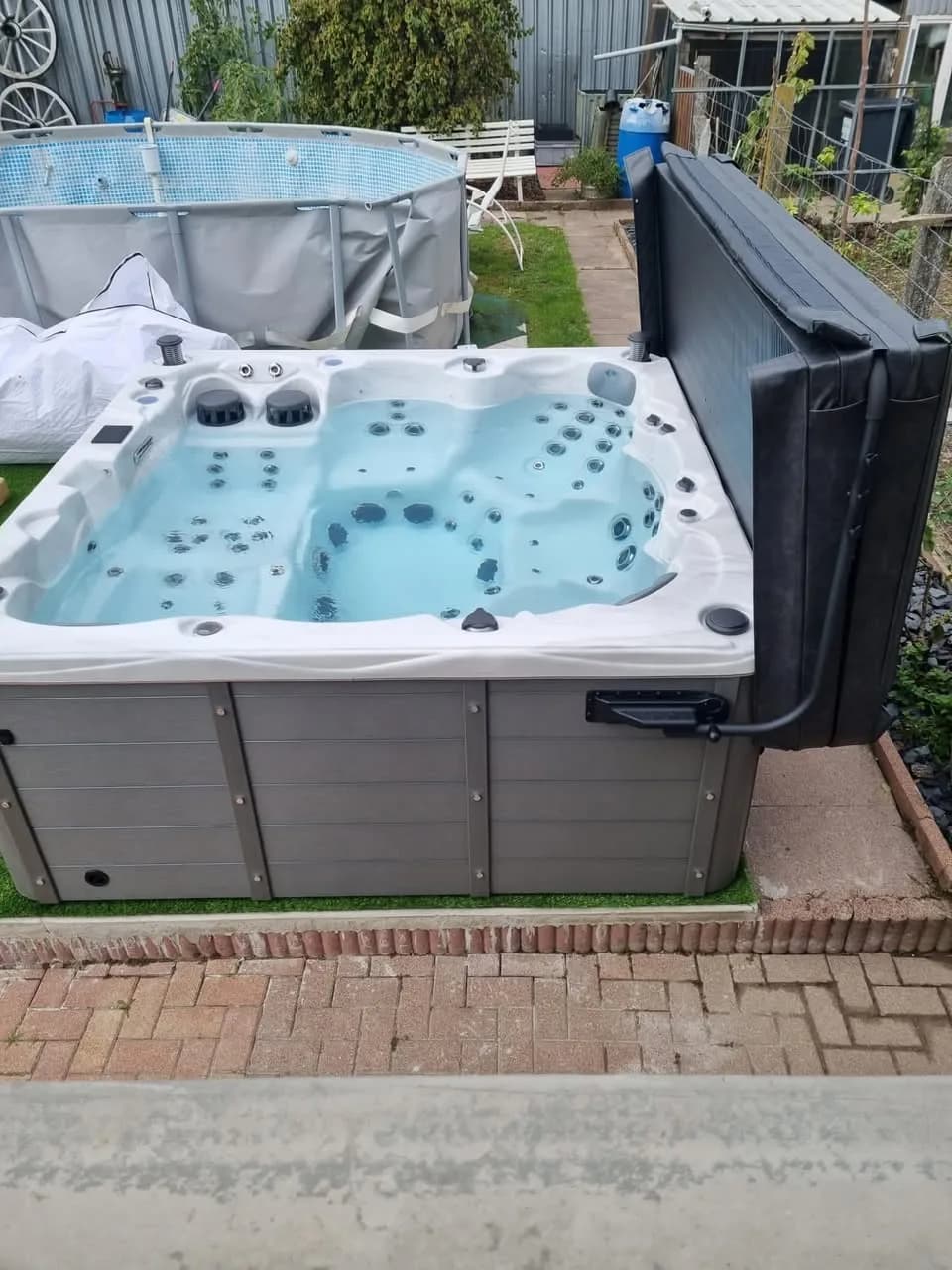Installation d'un spa Montréal à Auenheim, autre vue du chantier