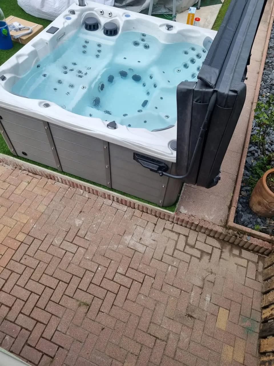Installation d'un spa Montréal à Auenheim, autre vue du chantier