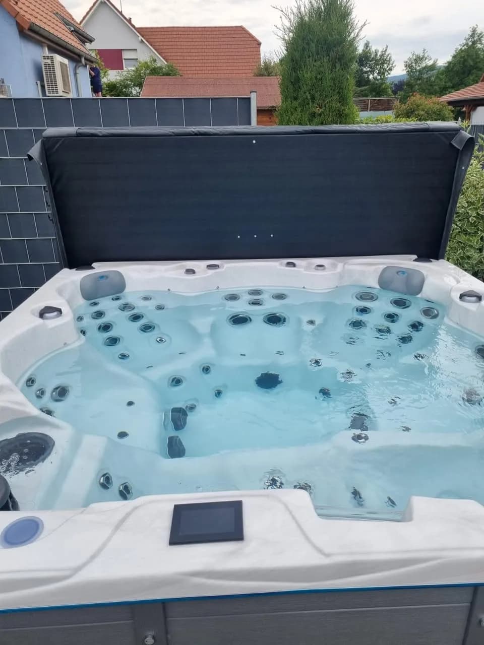 Installation d'un spa Montréal à Eischoffen, autre vue du chantier