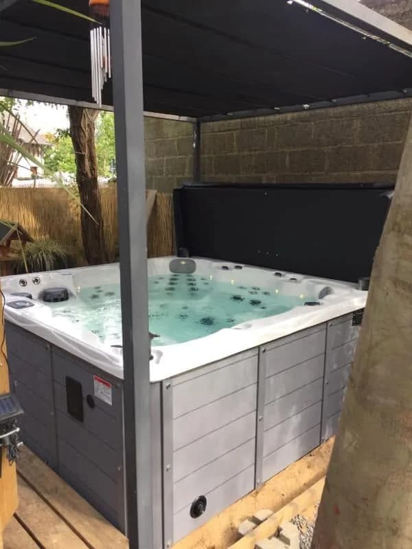 Installation d'un spa Montréal en Maine-et-Loire, autre vue du chantier