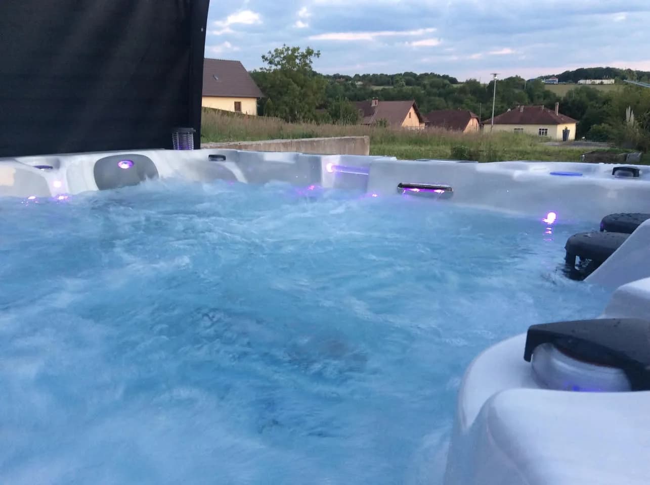 Installation d'un spa Montréal Full option en Moselle, autre vue du chantier