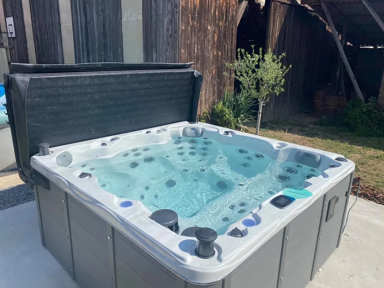 Installation d'un spa Montréal Full option à Furdenheim, autre vue du chantier