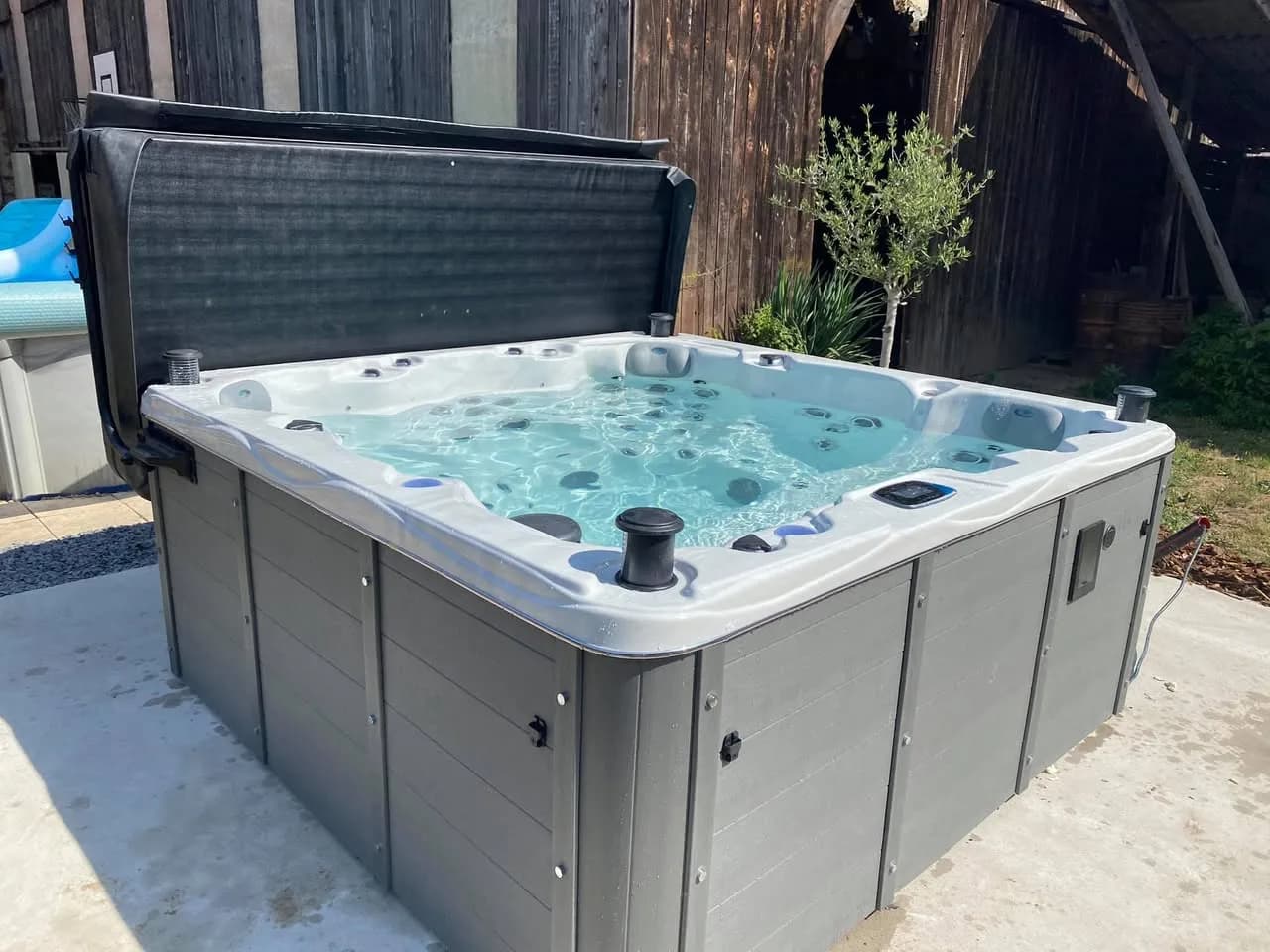 Installation d'un spa Montréal Full option à Furdenheim, autre vue du chantier