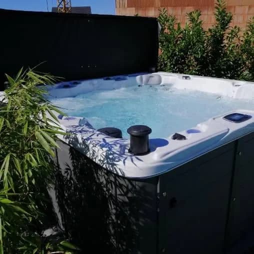 Installation d'un spa Montréal Full option à Raedersheim, autre vue du chantier
