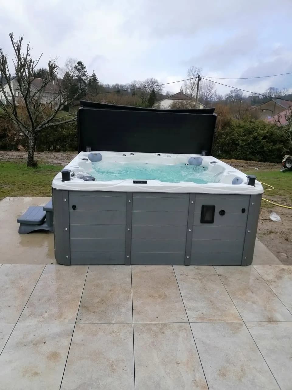 Installation d'un spa Montréal Full option à Remiremont, autre vue du chantier