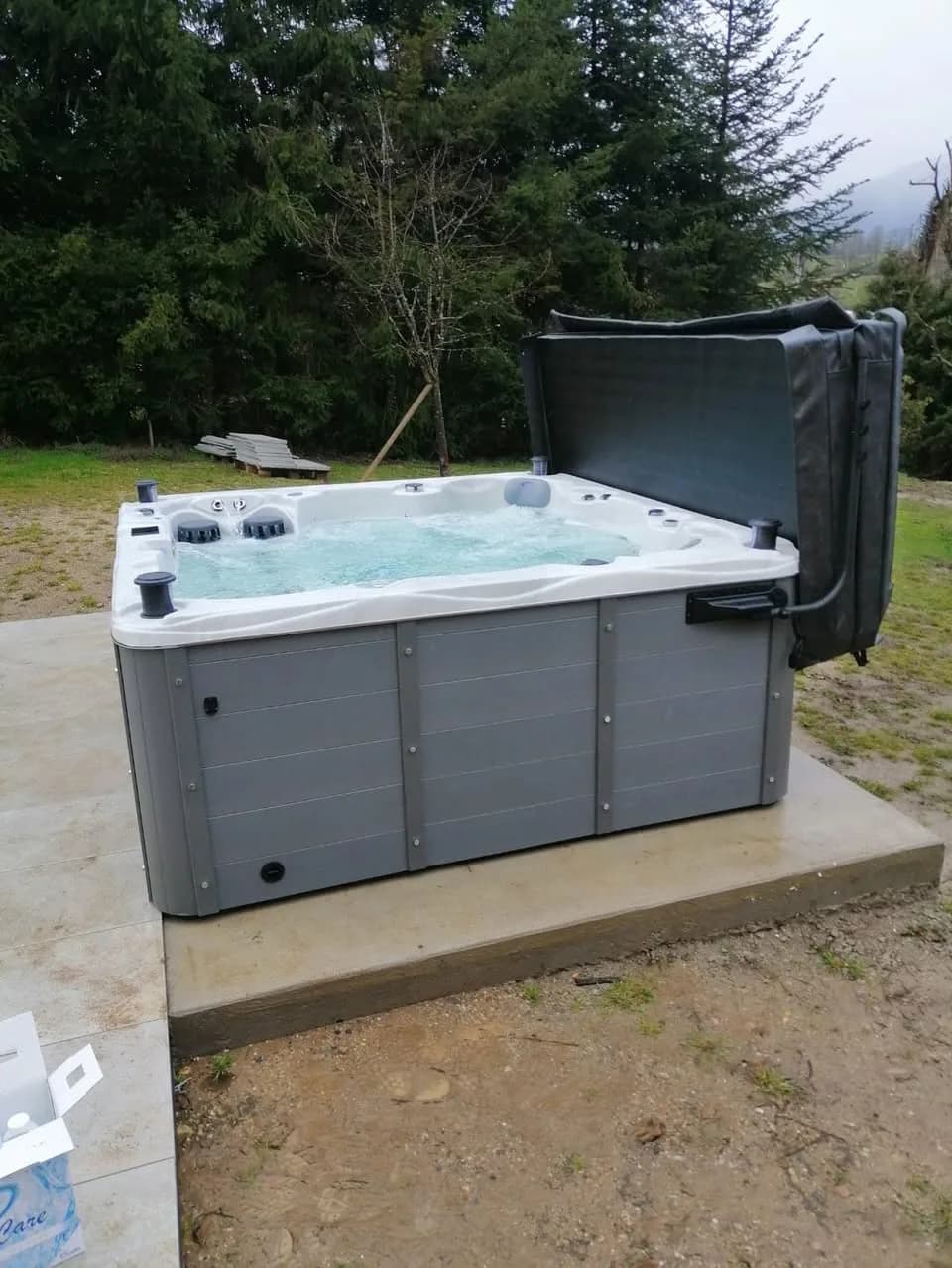 Installation d'un spa Montréal Full option à Remiremont, autre vue du chantier