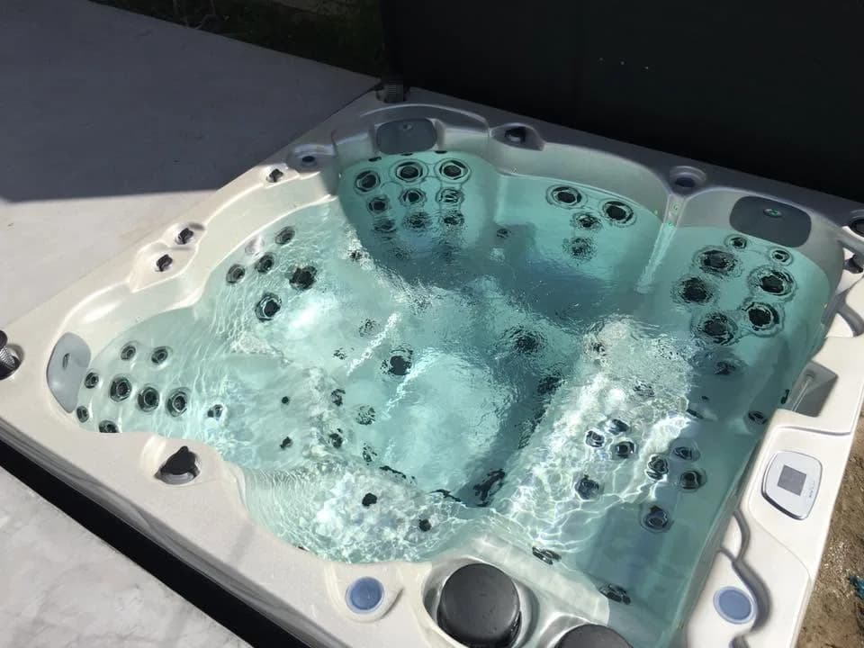 Installation d'un spa Montréal Full option à Riedisheim, autre vue du chantier