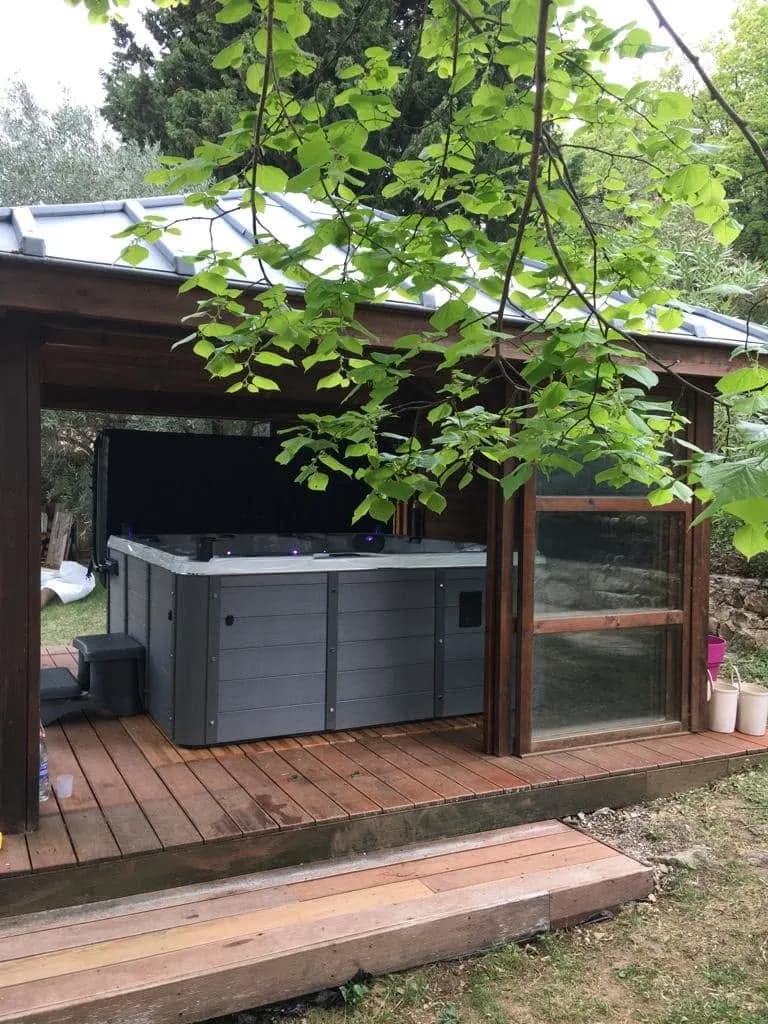 Installation d'un spa Montréal Full option à Sauzet, autre vue du chantier