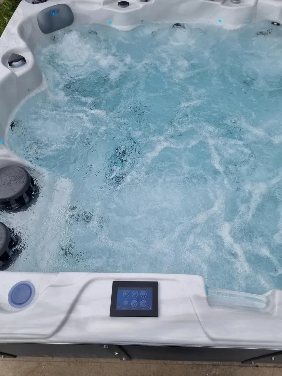 Installation d'un spa Montréal Full option à Wasselonne, autre vue du chantier
