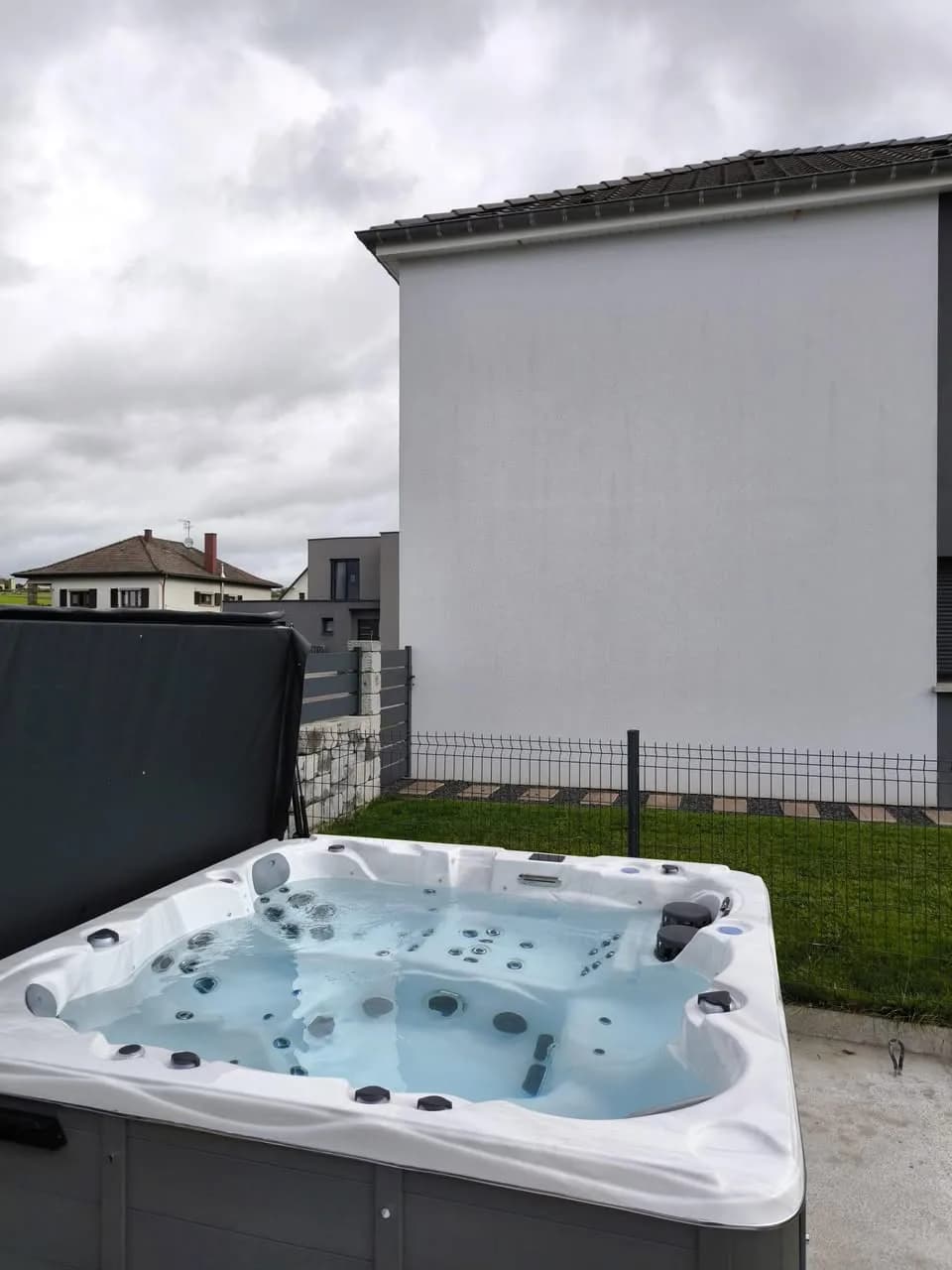 Installation d'un spa Montréal à Joncherey, autre vue du chantier