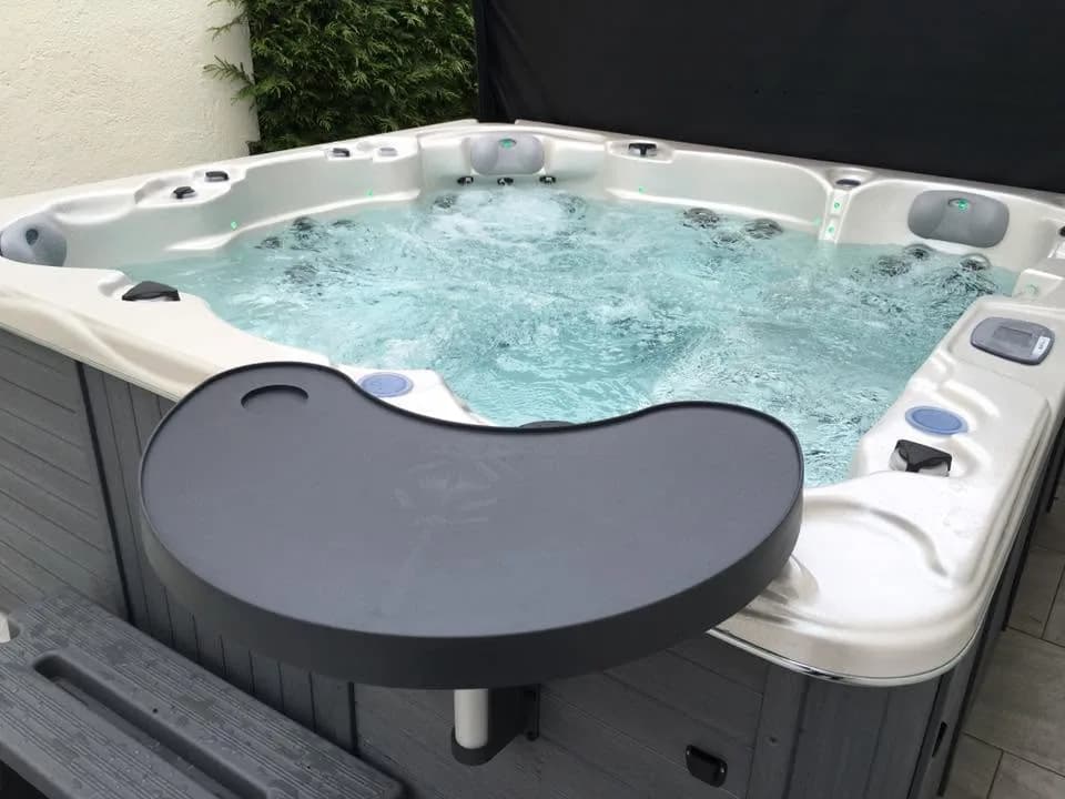 Installation d'un spa Montréal à Luxeuil-les-Bains, autre vue du chantier