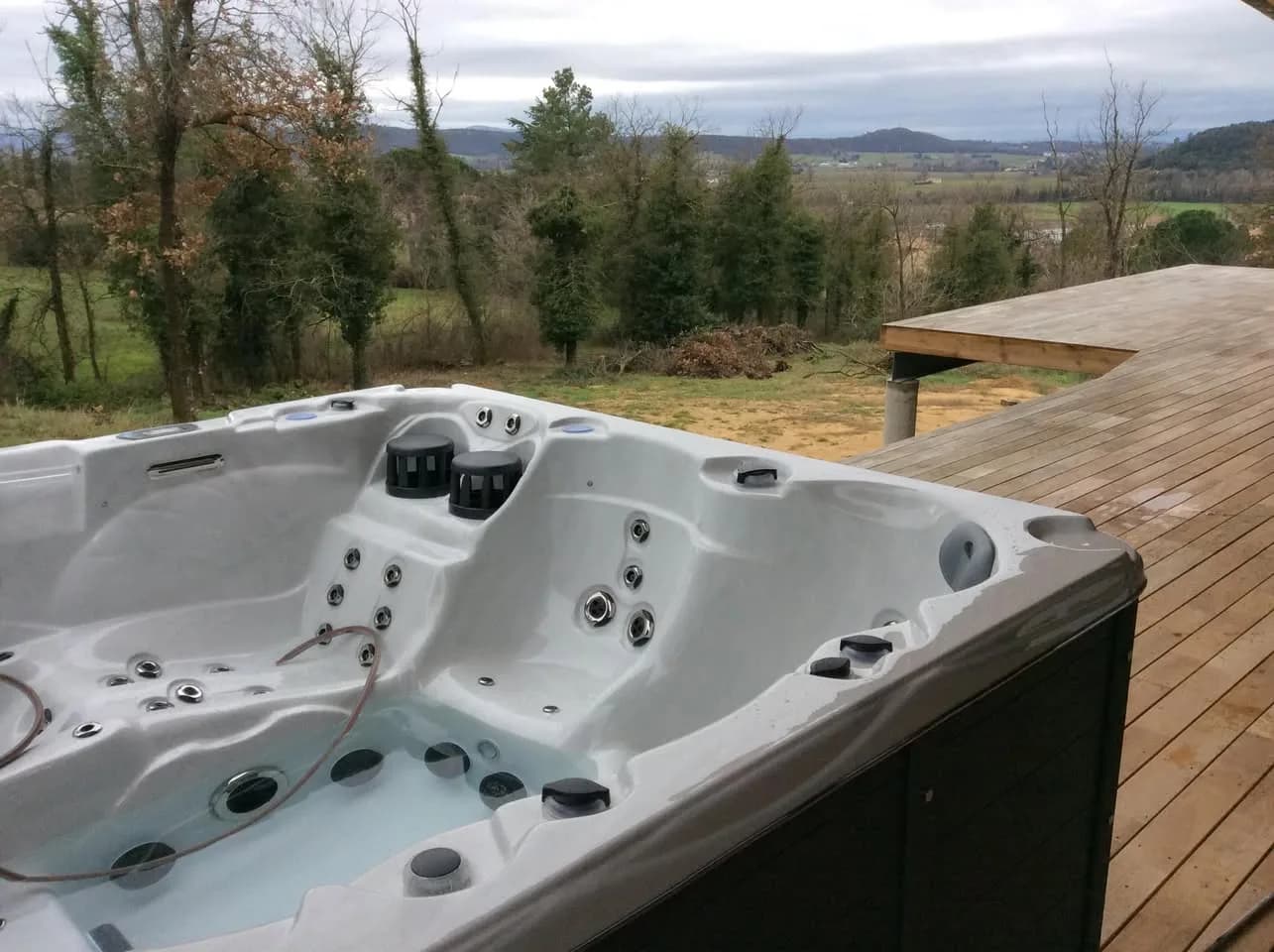 Installation d'un spa Montréal à Montmeyran, autre vue du chantier