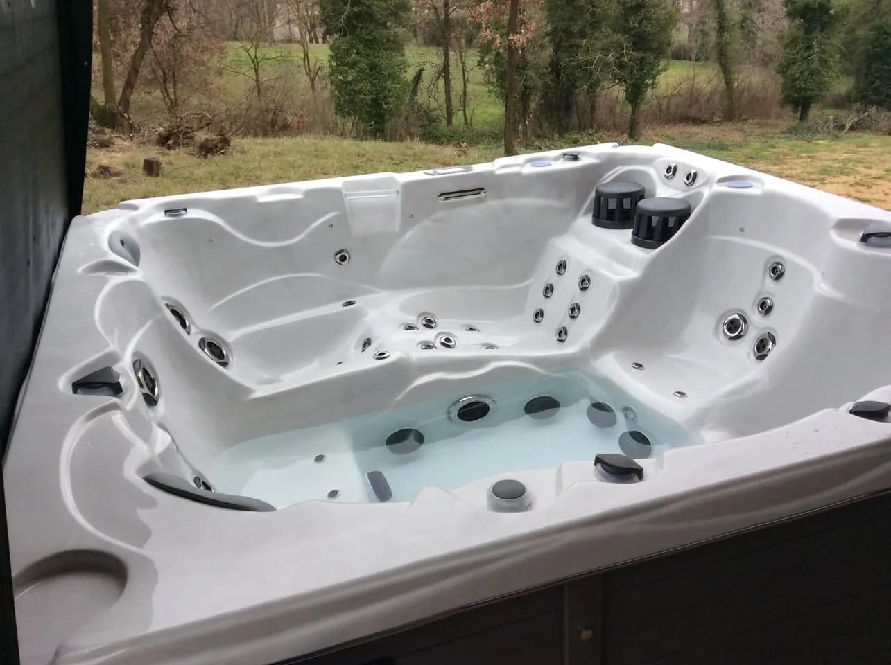 Installation d'un spa Montréal à Montmeyran, autre vue du chantier
