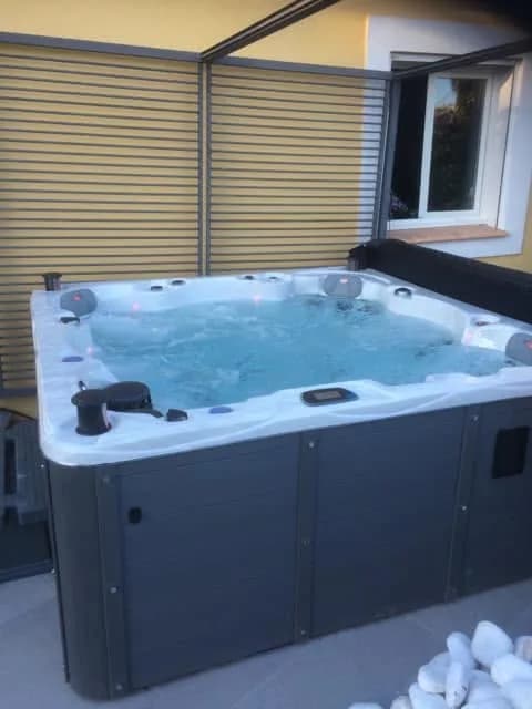 Installation d'un spa Montréal à Montpellier, autre vue du chantier