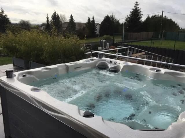 Installation d'un spa Montréal à Nousseviller-Saint-Nabor, autre vue du chantier