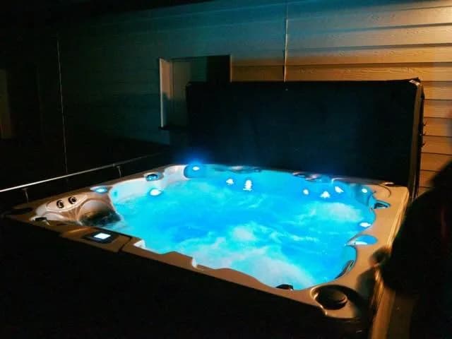 Installation d'un spa Montréal à Nousseviller-Saint-Nabor, autre vue du chantier