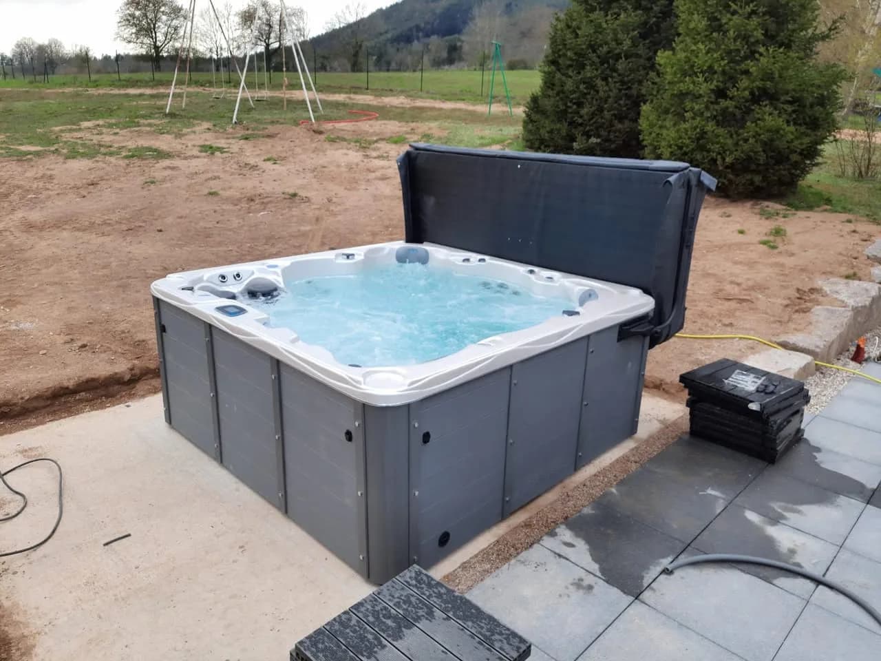 Installation d'un spa Montréal à Saulcy-sur-Meurthe, autre vue du chantier