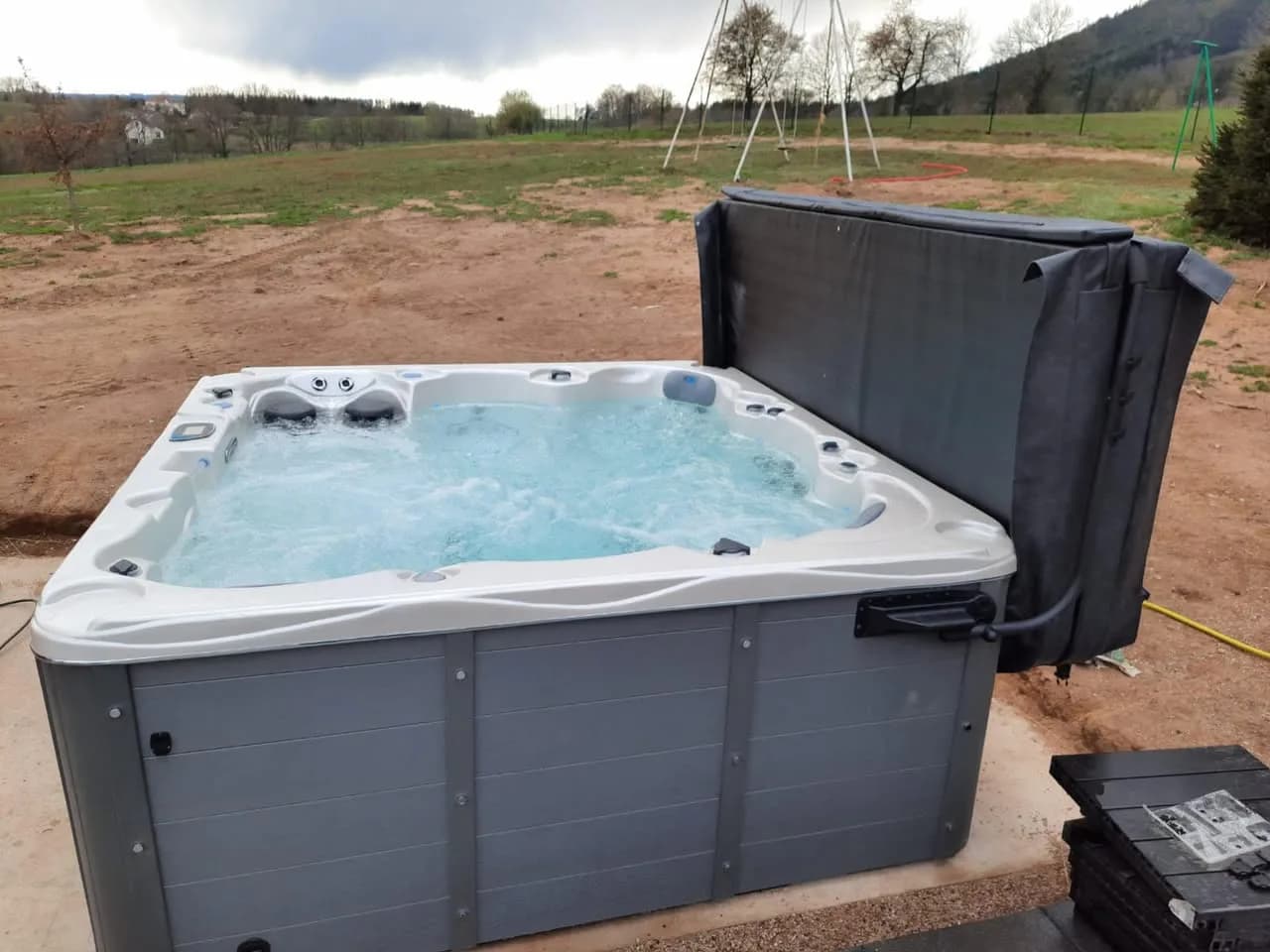 Installation d'un spa Montréal à Saulcy-sur-Meurthe, autre vue du chantier