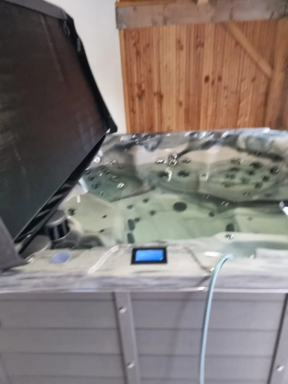 Installation d'un spa Montréal à Saulxures-sur-Moselotte, autre vue du chantier