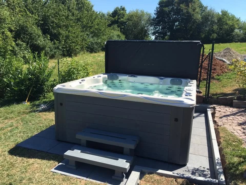 Installation d'un spa Montréal à Thann, autre vue du chantier