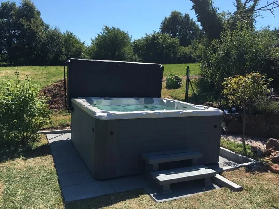 Installation d'un spa Montréal à Thann, autre vue du chantier