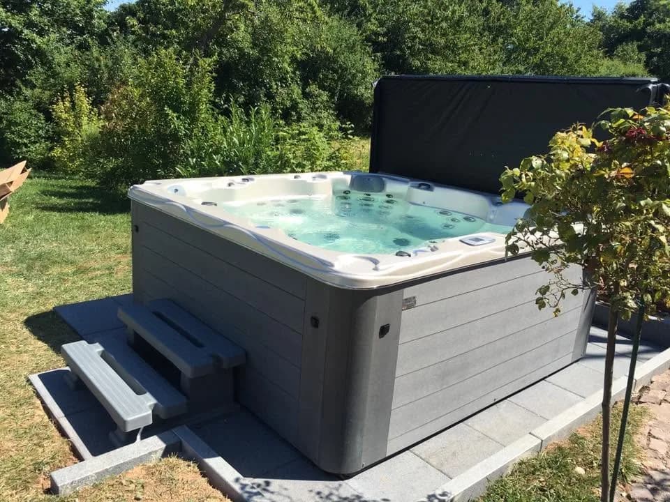 Installation d'un spa Montréal à Thann, autre vue du chantier