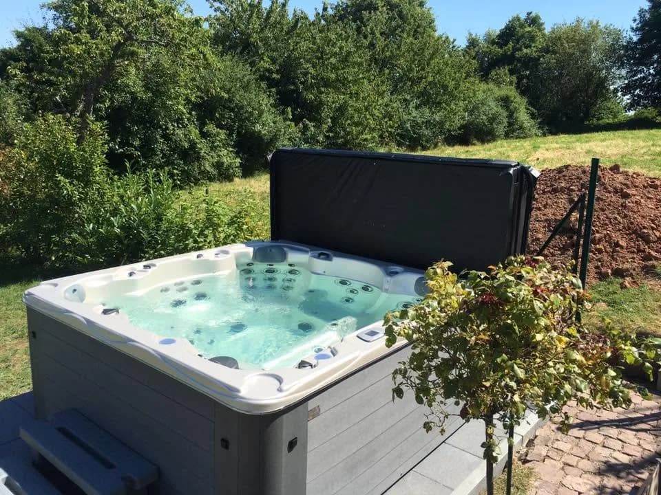 Installation d'un spa Montréal à Thann, autre vue du chantier
