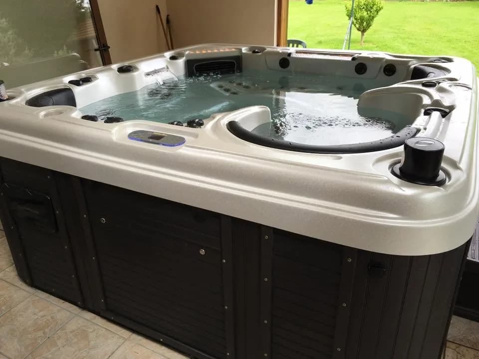 Installation d'un spa Navigator à Réchésy, autre vue du chantier