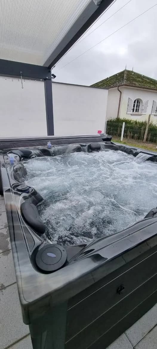 Installation d'un spa Onyx Full option à Ham-sous-Varsberg, autre vue du chantier