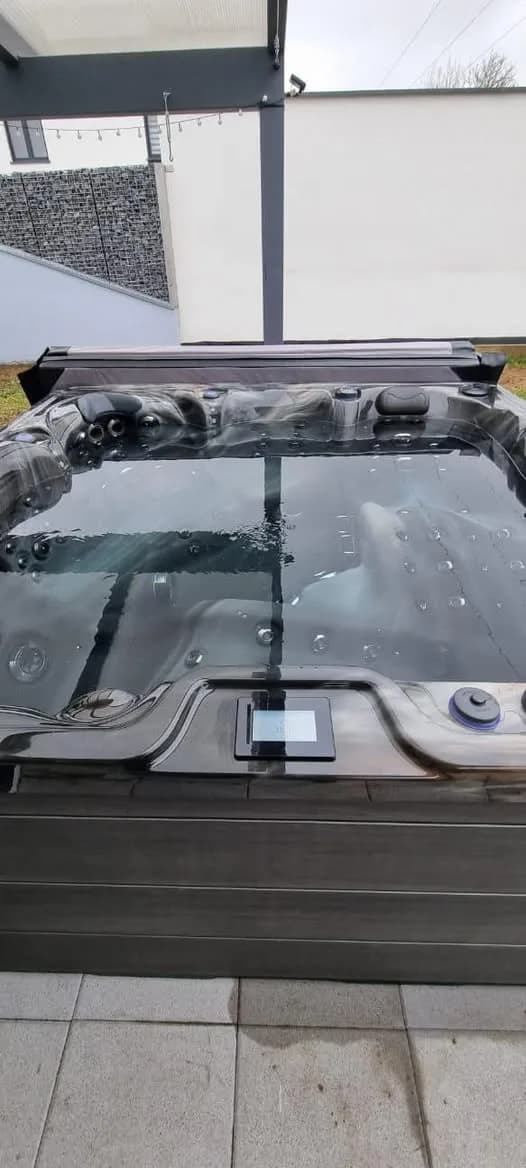 Installation d'un spa Onyx Full option à Ham-sous-Varsberg, autre vue du chantier