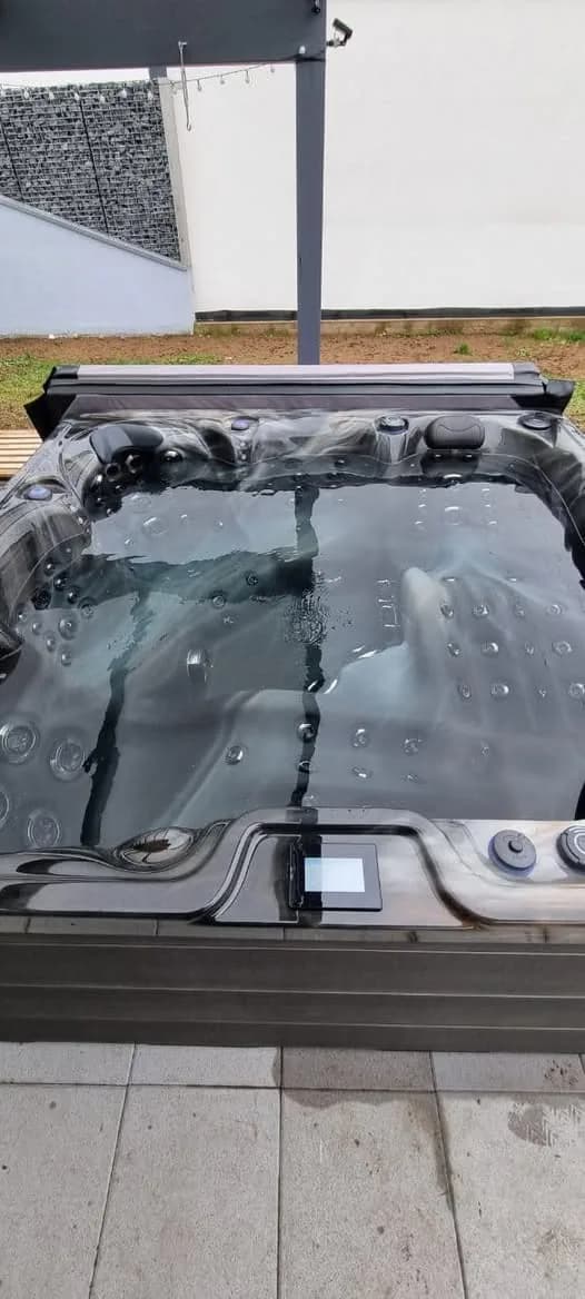 Installation d'un spa Onyx Full option à Ham-sous-Varsberg, autre vue du chantier